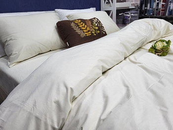 Сатин однотонний LUX, MILK (Сім. на резин.)